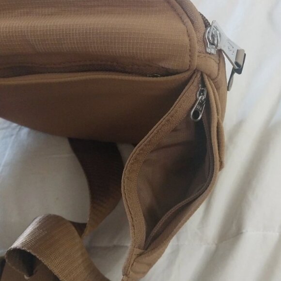 Figs Indestructible Fanny Pack NWT Belt Bag Unisex Medical Accessory Tan Wearfig - Picture 8 of 8